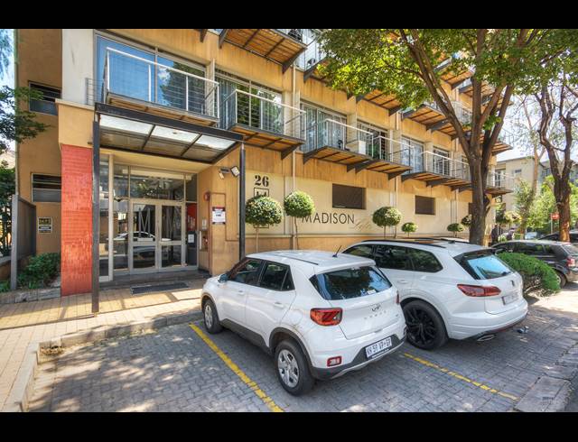 1 BEDROOM APARTMENT FOR SALE IN BRAAMFONTEIN